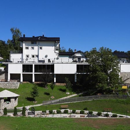 Motel Aladin Cazin Eksteriør billede