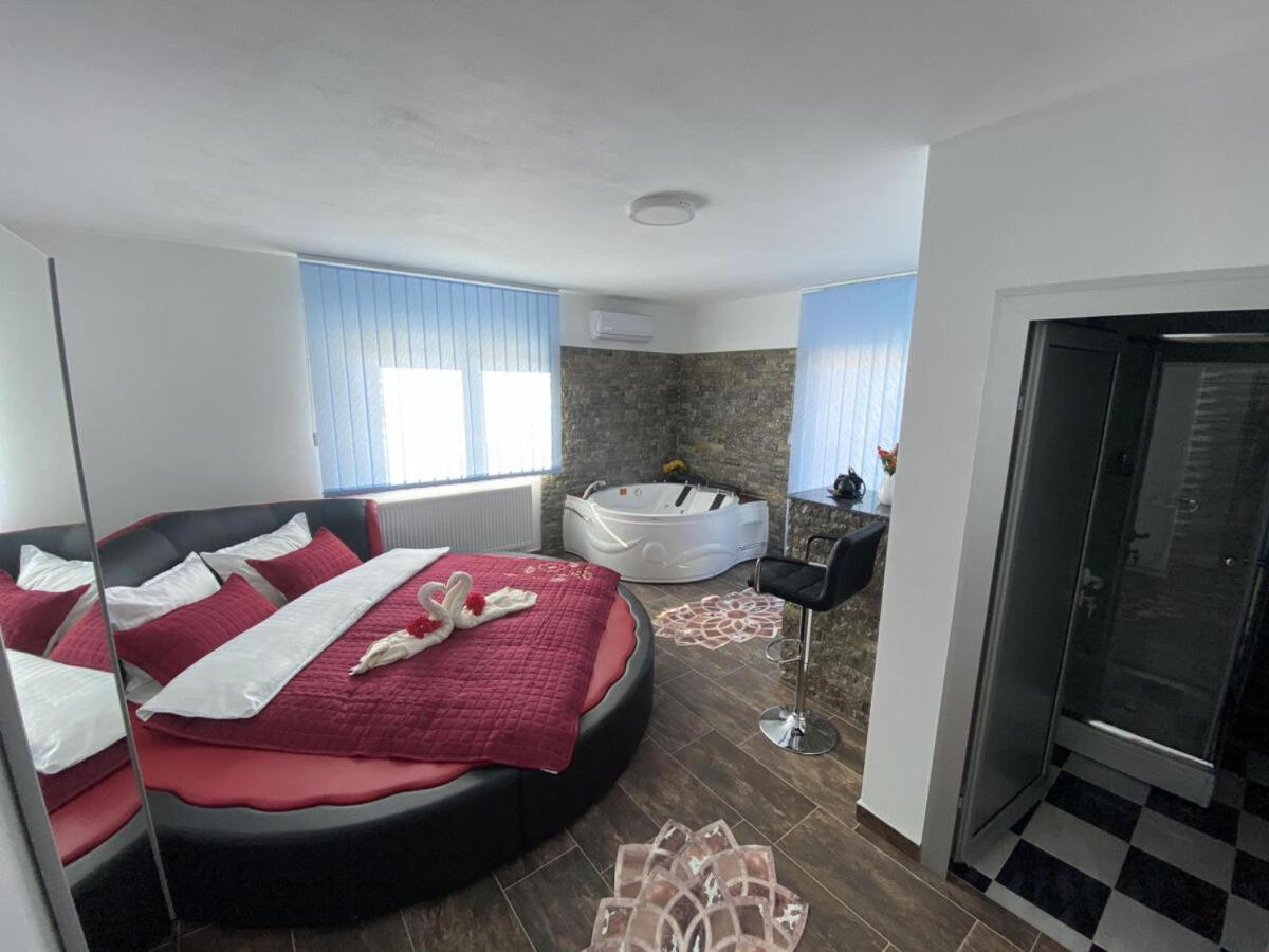 Motel Aladin Cazin Eksteriør billede