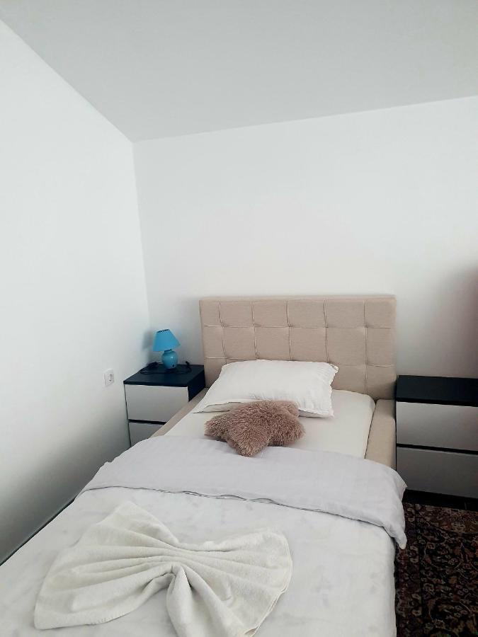 Motel Aladin Cazin Eksteriør billede